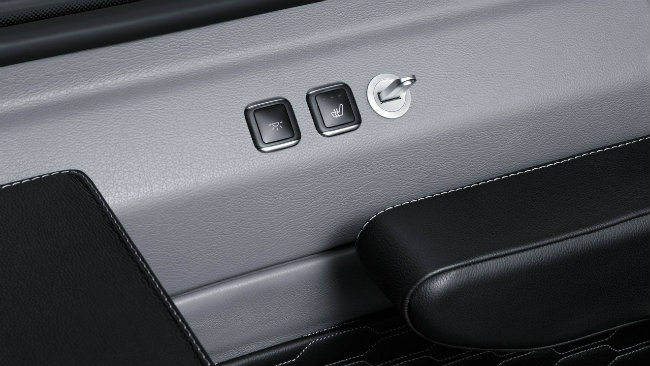 Xe có giá bán lên tới 252.000 USD (khoảng 5,6 tỷ đồng).