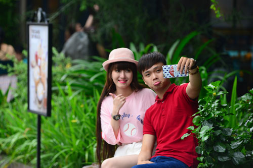 Thoải mái thể hiện muôn sắc thái với ốp lưng cá tính và gậy selfie đa năng - 6