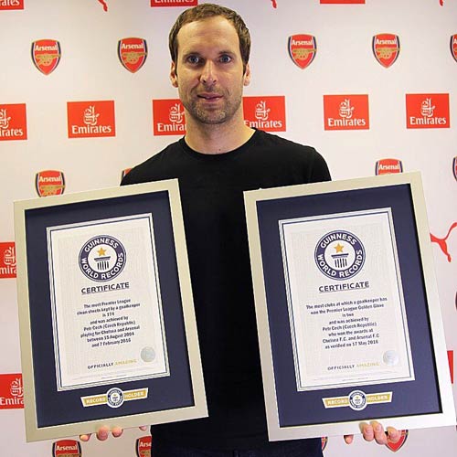 Petr Cech & sao Everton cùng lập kỉ lục Guinness - 1