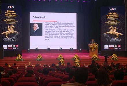 Chủ tịch VCCI: Đừng "sáng kinh doanh, tối đi quan hệ" nữa - 1