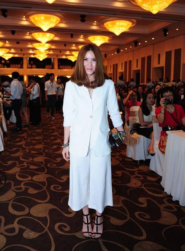 Giật mình vì gương mặt quá khác lạ của 5 sao Việt này - 8