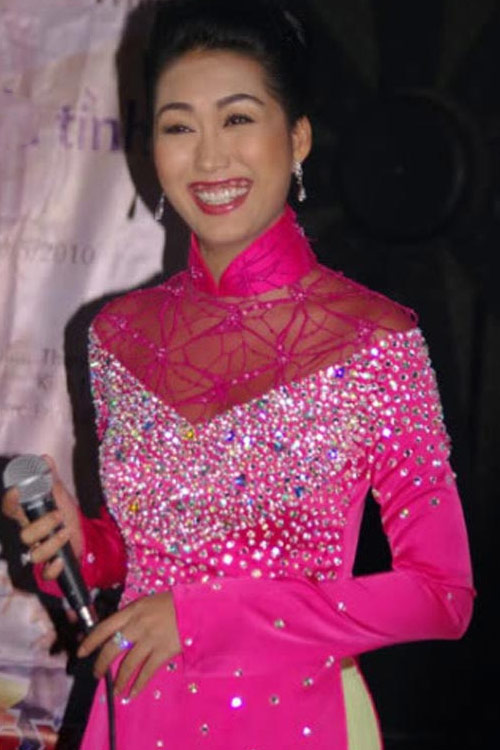 Giật mình vì gương mặt quá khác lạ của 5 sao Việt này - 3