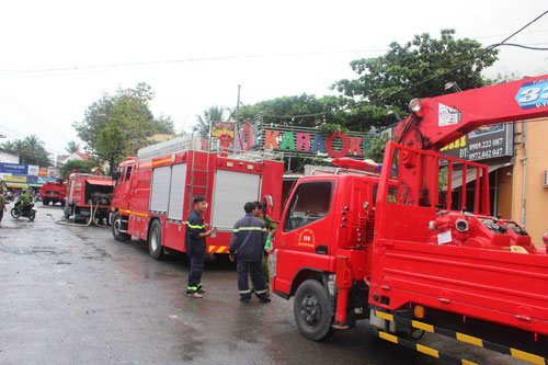 Cháy dữ dội tại quán karaoke nổi tiếng miền Tây - 3