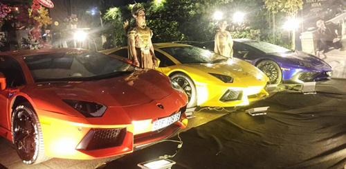 Dàn Lamborghini trị giá trăm tỷ đồng mừng ngày vui Minh Nhựa - 1