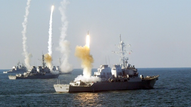 Tàu chiến bị tấn công, Mỹ dội tên lửa hành trình trả đũa - 1