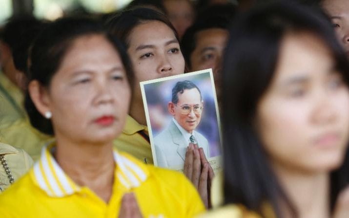 Vị vua có quyền lực tối thượng ở Thái Lan qua đời - 1