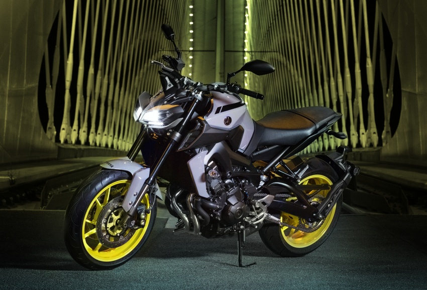 Ra mắt Yamaha MT-9 2017 nâng cấp - 1
