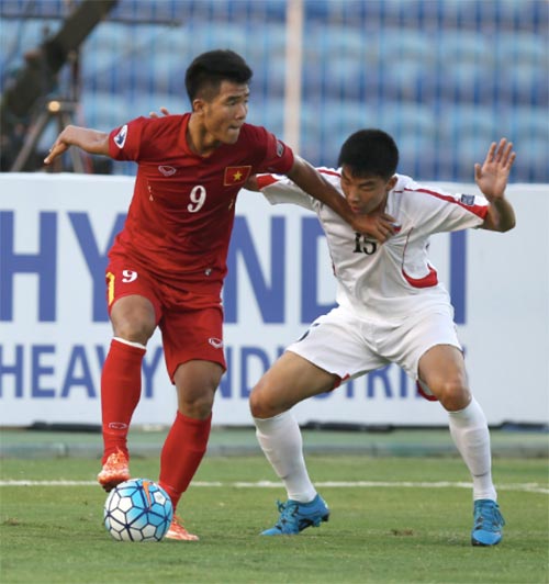 U19 VN tạo “địa chấn” châu Á, U19 Triều Tiên đổ tại thời tiết - 1