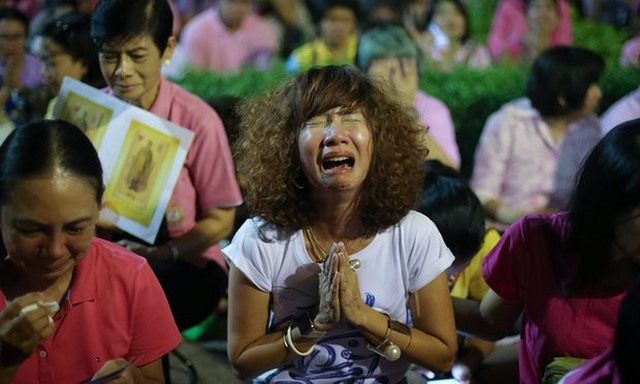 Dân Thái tiễn biệt nhà vua, đón chờ tương lai vô định - 2