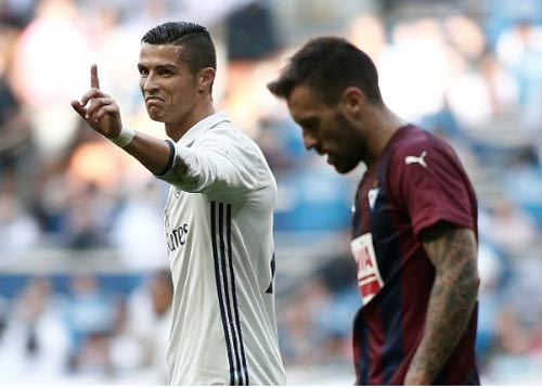 Ronaldo chán cảnh Real không vô địch La Liga - 1