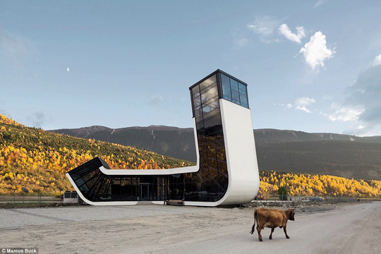 Những sân bay cực "độc" trên thế giới - 4