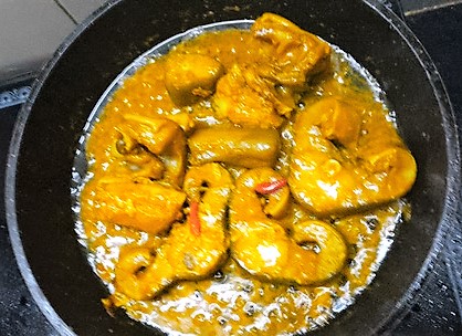 Cá nhám kho nghệ ấm áp ngày mưa - 2