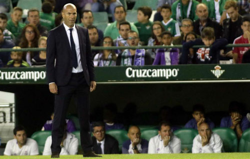 Real thắng đậm, Zidane mừng vì Ronaldo "giải hạn" - 1
