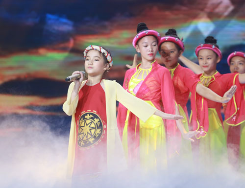 Noo Phước Thịnh đã hết "mít ướt" tại The Voice Kids - 10