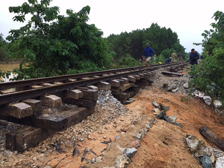 Đường sắt Bắc – Nam qua Quảng Bình chưa thể thông tuyến - 1