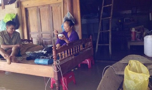 Những bữa cơm ám ảnh tại vùng rốn lũ Hà Tĩnh - 2