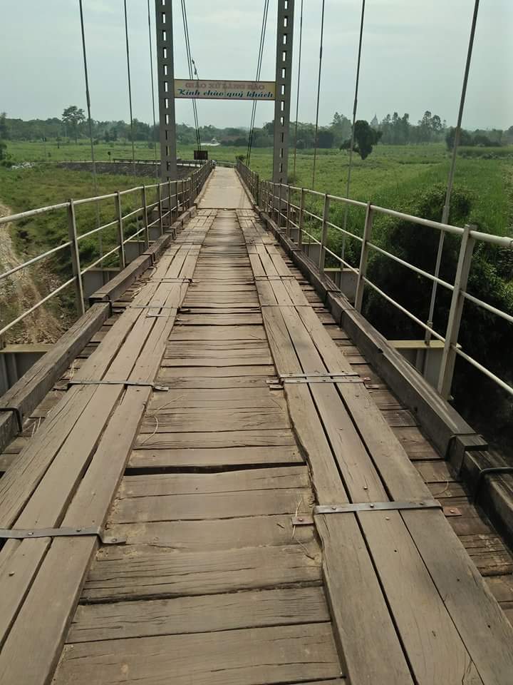 Buồn chuyện tình cảm, nữ sinh gieo mình xuống sông - 1