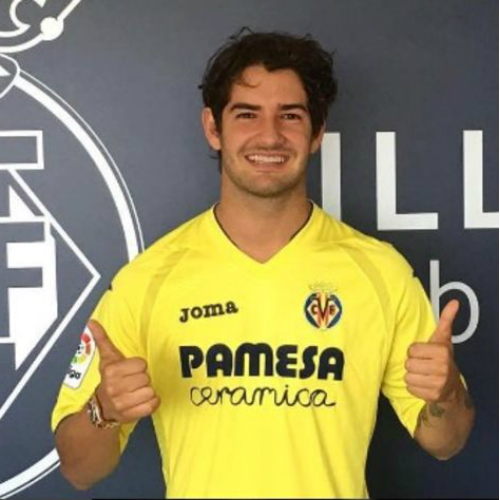 Ấu thơ đến hiện tại: CR7, Ibra “lột xác”, Bale y như xưa - 10