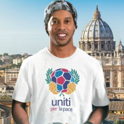 Ấu thơ đến hiện tại: CR7, Ibra “lột xác”, Bale y như xưa - 16