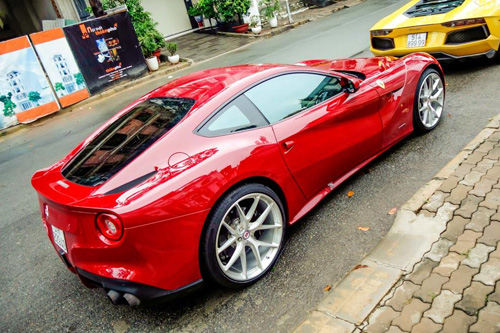 Ferrari f12 berlinetta giá gần 20 tỷ đã về tay cường đô-la