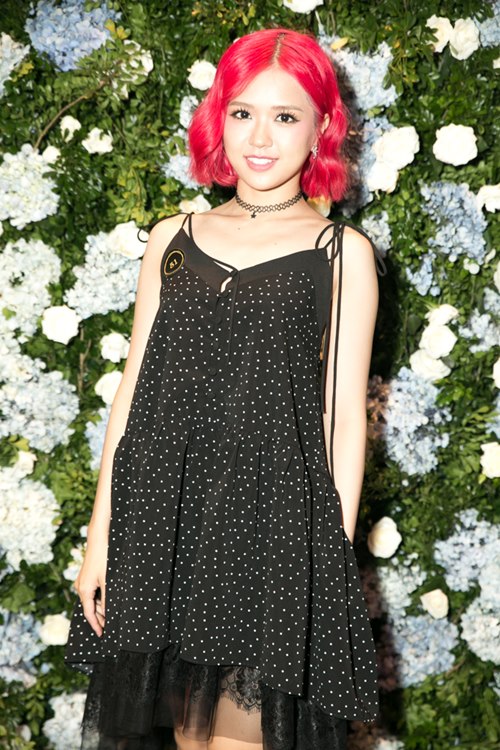 Lan Ngọc gợi cảm, tình tứ bên Isaac - 13