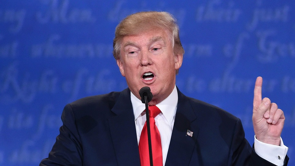 Người phụ nữ tố Trump cố tình "chạm vào ngực phải" - 3