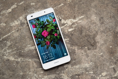 Bạn hay dùng smartphone vào ban đêm? Hãy cẩn thận! - 1