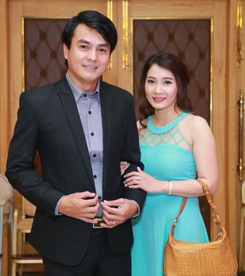 Vợ chồng Lý Hải xúc động dự lễ cưới của 60 cặp khuyết tật - 8