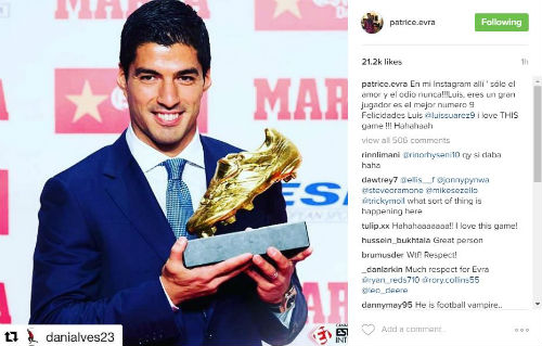Suarez nhận Giày vàng, "kẻ thù" Evra chủ động làm hòa - 1