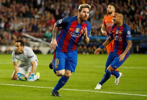Messi - Ronaldo đua QBV FIFA: Trò đùa của số phận - 2
