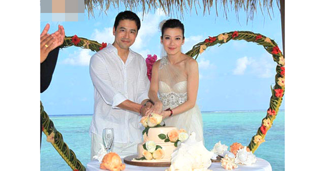 Vì cô đã có hạnh phúc với ông xã là doanh nhân. Đám cưới hai người từng được tổ chức ở Maldives.