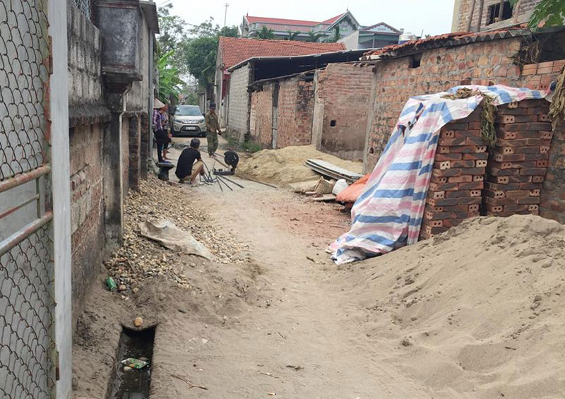 Vụ chém chết bồ của vợ: Nghi phạm hoảng loạn ôm con - 2