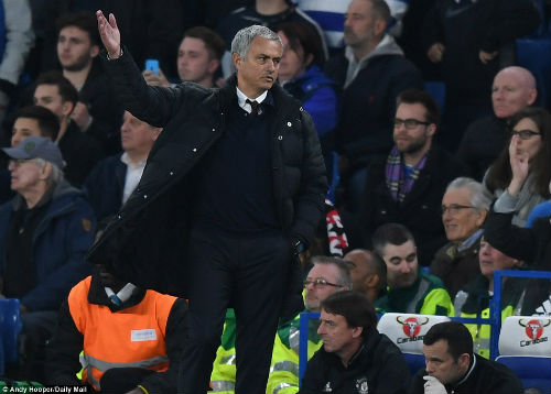 Góc chiến thuật Chelsea - MU: "Bức tượng" Mourinho - 1