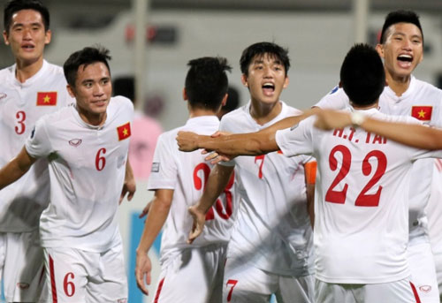 Cổ tích U19 Việt Nam dự World Cup: Mơ quá cao, dễ ngã đau - 2