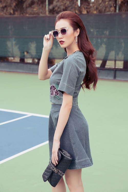 Khánh My táo bạo khoe áo ngực trên sân bóng tennis - 11