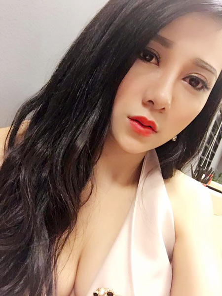 Nữ DJ 21 tuổi thành công nhờ phẫu thuật thẩm mỹ - 3