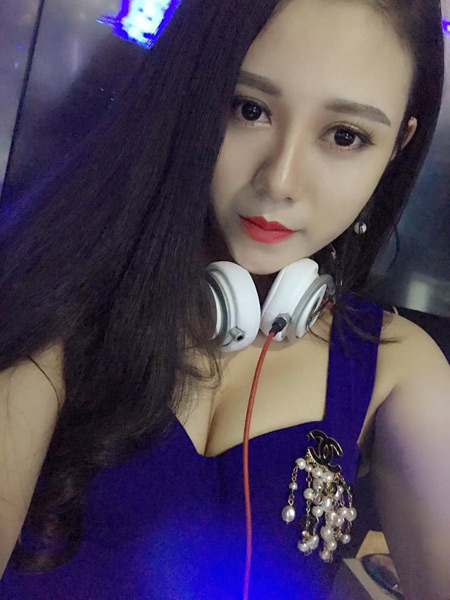 Nữ DJ 21 tuổi thành công nhờ phẫu thuật thẩm mỹ - 4