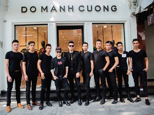 Đỗ Mạnh Cường được trai đẹp tháp tùng đi casting mẫu - 10