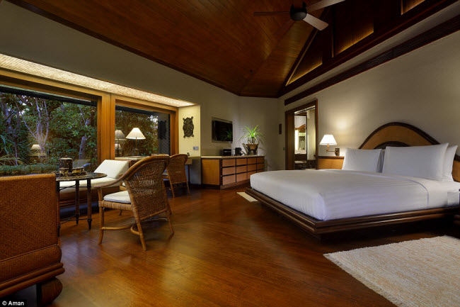Các phòng nghỉ được trang trí theo phòng cách hiện đại và đơn giản, phù hợp với không gian trên đảo Pamalican.