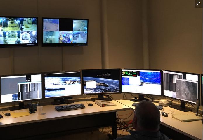 Mỹ nhận siêu kính thiên văn, sẵn sàng chiến tranh vũ trụ - 2