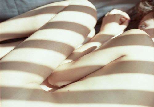 Xao lòng trước kiểu ảnh nude tưởng hở mà lại rất kín - 10