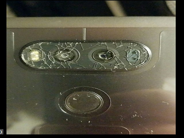 LG V20 gặp sự cố, kính bảo vệ máy ảnh sau dễ vỡ - 1