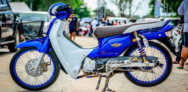 Ngoài việc trang bị những món đồ chơi hàng hiệu đắt tiền, chiếc Super Cub 110 vẫn giữ nguyên các thông số kỹ thuật cơ bản về kích thước và động cơ của xe. Xe có chiều dài 1.915 mm, rộng 700 mm, cao 1.050 mm và chiều dài cơ sở 1.210 mm.
