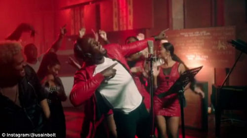 Usain Bolt trổ tài ca hát khiến fan bất ngờ - 1