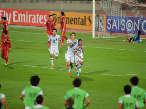 U19 Việt Nam - U19 Nhật Bản: Kiên cường chống trả - 1