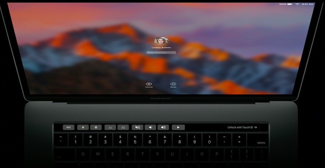 Lần đầu tiên một sản phẩm Macbook của Apple được trang bị thanh Touch Bar cảm ứng.