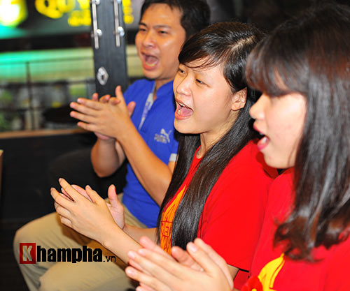 Fan nhiều cảm xúc khi cổ vũ U19 Việt Nam đấu U19 Nhật Bản - 4