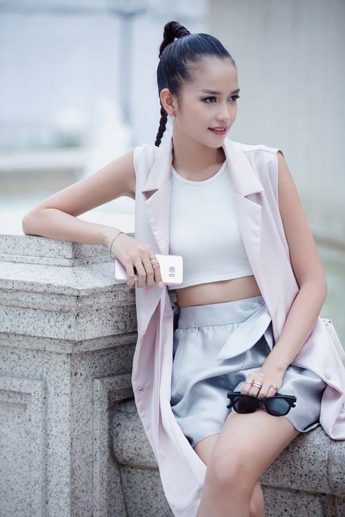 Bộ đôi quán quân Next Top đọ streetstyle đối lập - 4