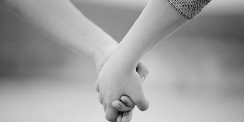 Trường đại học TQ cấm sinh viên ôm hôn, nắm tay nhau - 1