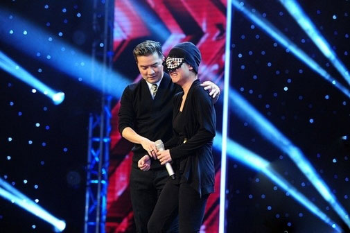 Bất ngờ với ảnh hiện tại của cô gái đeo mặt nạ ở X-Factor - 1